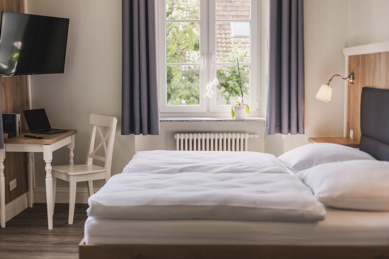 Bedroom 1, Die Sonne Nollingen, Lörrach