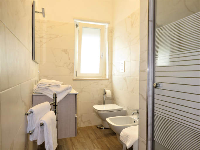 Bathroom 5, Residenza Montegrappa, Foggia