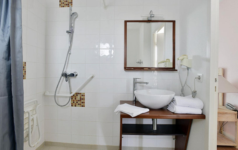 Bathroom 4, Vacancéole – Le Domaine du Château – La Rochelle/Île de Ré, Charente-Maritime