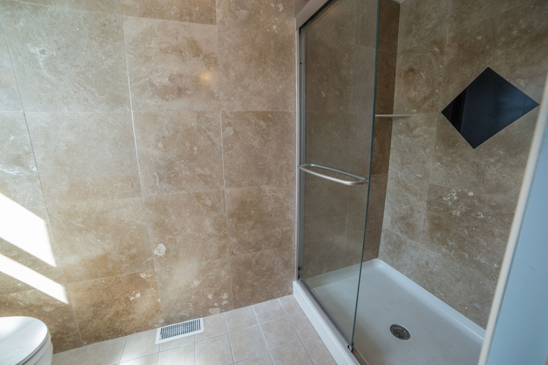 Bathroom 3, Chateau Annette, Fayette
