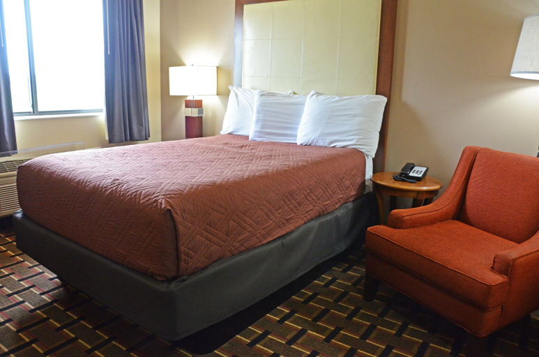 Bedroom 2, Heritage Grand Inn, Fulton