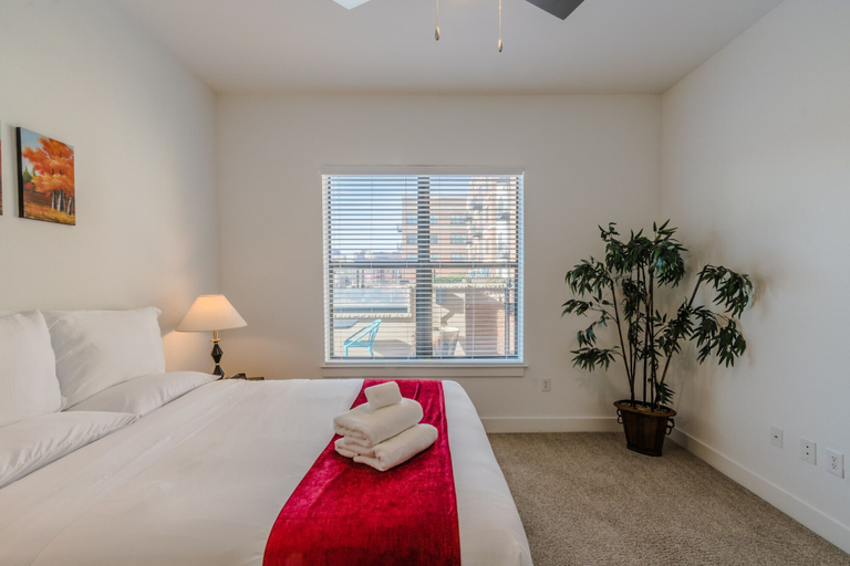 Bedroom 3, Regal Stays Apartments - West Village, Dallas