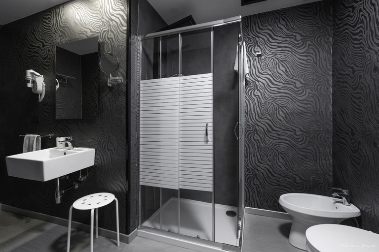 Bathroom 4, Hotel Deco, Florence