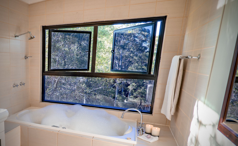 Bathroom 3, Whispering Valley Cottage Retreat, Caloundra - Hinterland