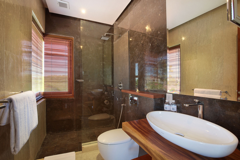 Bathroom 8