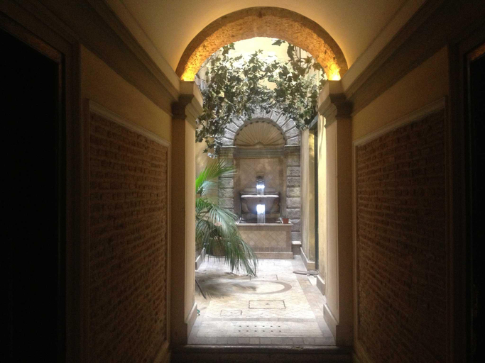 Others 5, Domus Ripetta B&B, Rome