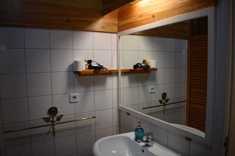 Bathroom 4, Quinta da Meia Eira, Horta