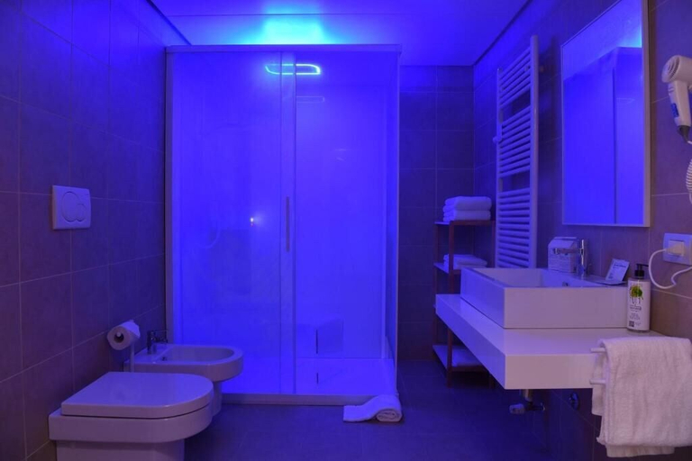 Bathroom 4, Habitat Apartments, Trento