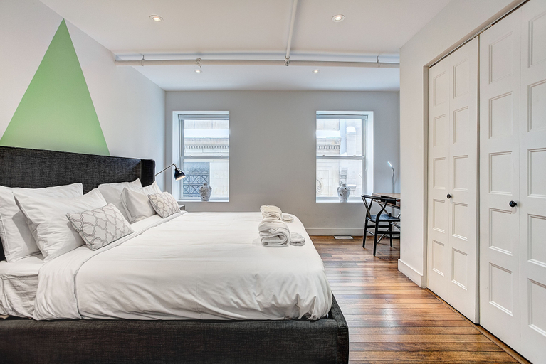 Bedroom 4, The SFX Old Port, Montréal