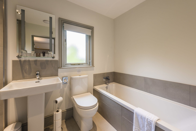 Bathroom 4, The Hopton Crown, Shropshire