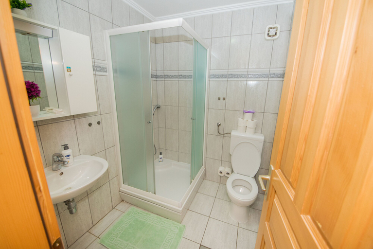 Bathroom 5, Soljic Apartments, Herzegovina-Neretva