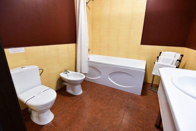 Bathroom 5, Terra Nova Sport & Spa Hotel, Holosiïvs'kyi