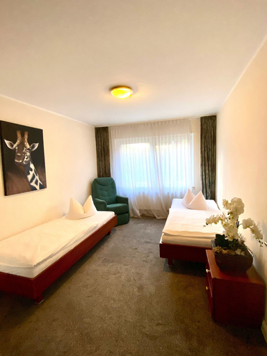 Bedroom 3, Hotel Restaurant Waldesruh, Cloppenburg