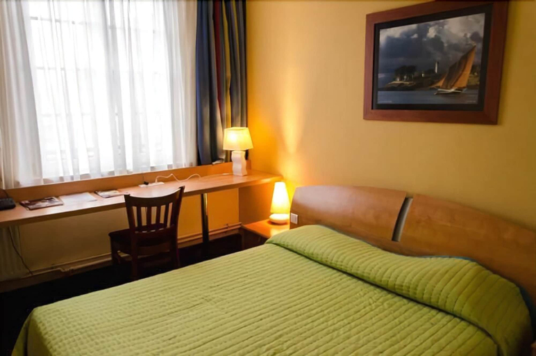 Bedroom 3, Le Vieux Beffroi, Pas-de-Calais