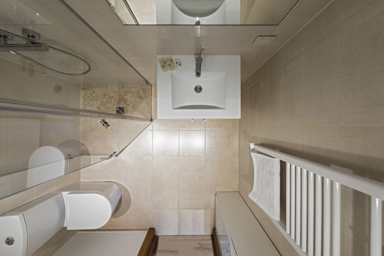Bathroom 3, King Mindaugas Apartments, Kauno