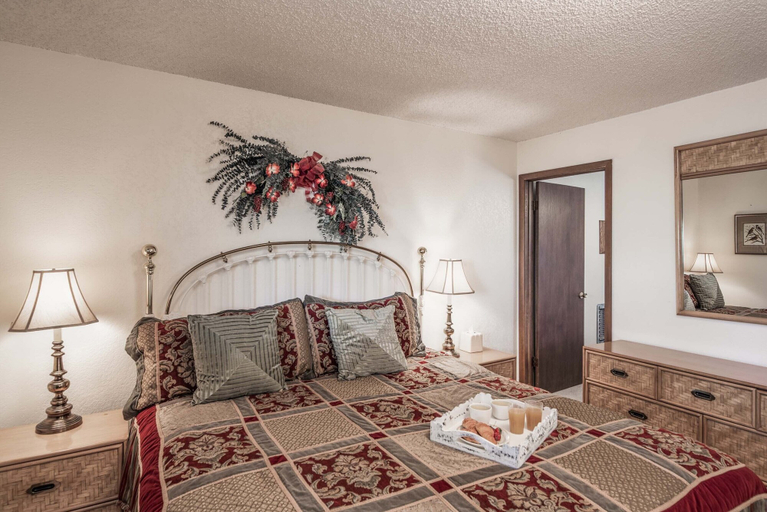 Bedroom 2, Cozy Hideout, Lincoln