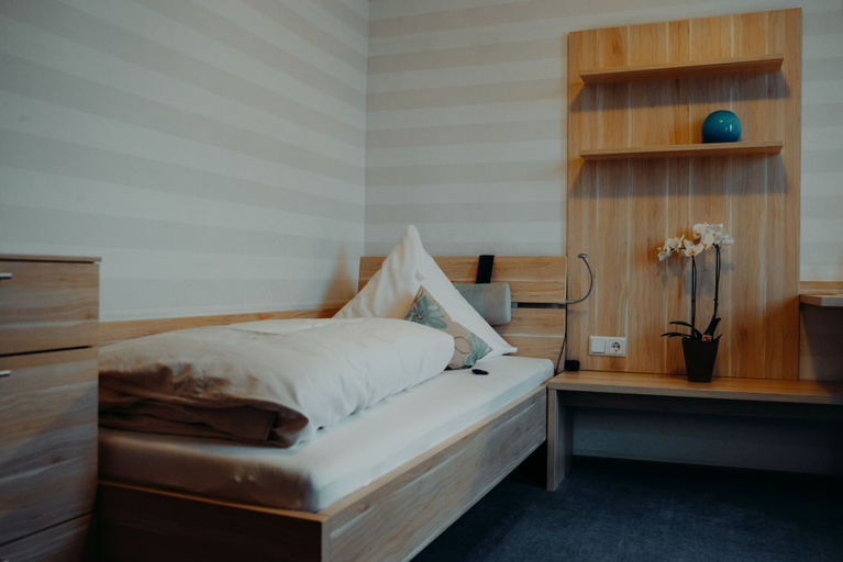Bedroom 3, Gasthof Krone, Rottweil