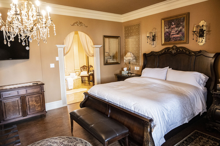 Bedroom 3, Belle View Manor Inn, Division No. 1