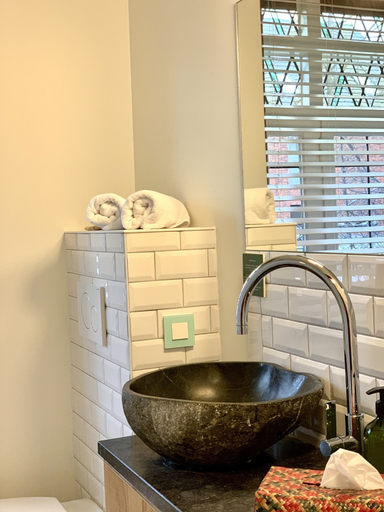 Bathroom 5, Au Nom De Dieu, Limburg