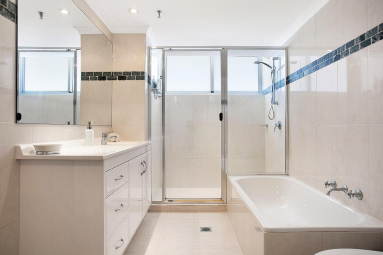 Bathroom 3, Peninsula Resort - Private Apartments, Gold Coast