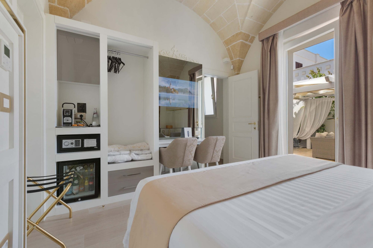Bedroom 5, 2493 Acquaviva Suites - Matrimoniale Standard, Lecce