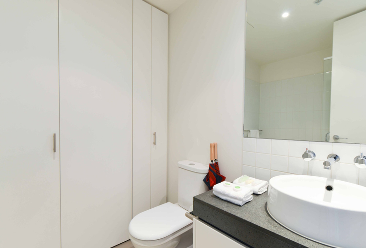 Bathroom, StayCentral - Spacious Seaviews, Melbourne