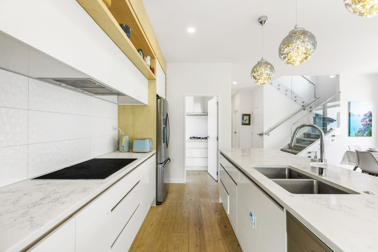 Others 5, Stunning Taka Retreat nr Beach-Netflix, Waitakere