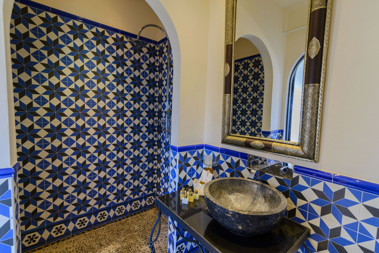 Bathroom 3, Hotel Las Orquideas, Málaga