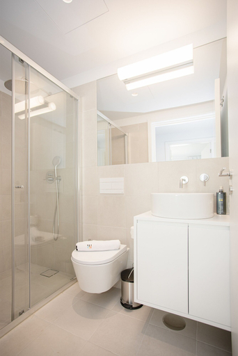 Bathroom 3, Liiiving-Modern & Glam Rooftop Apartment, Porto