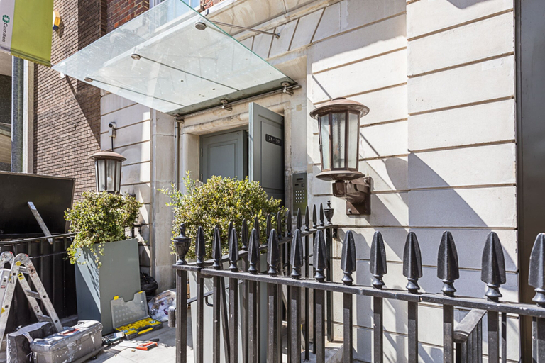 Exterior & Views 2, Holborn Flat With Green Views, London