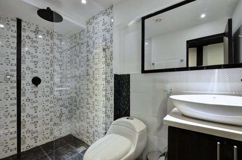 Bathroom 4, Provenza Lofts, Medellín