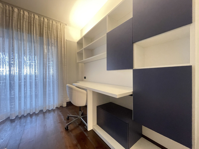 Room 4, SkyLine, Bari