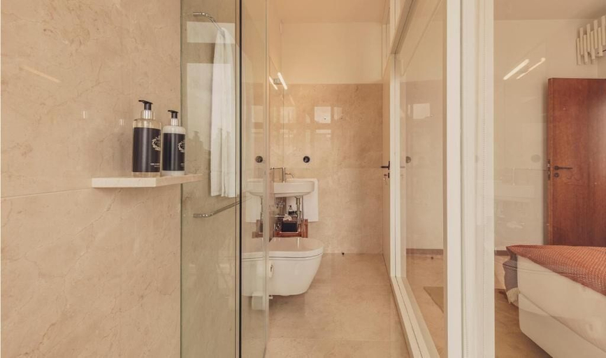 Bathroom 4, Ceuta Terrace Suites, Porto