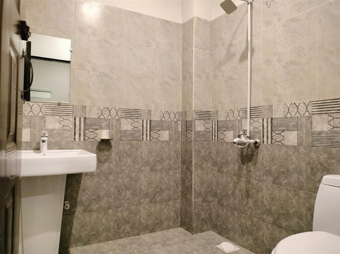 Bathroom, Hotel Royal Sweet, Lahore