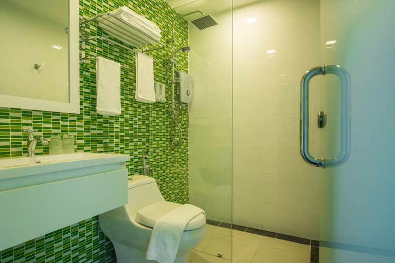 Bathroom 5, Riverfront Sentral Boutique Hotel, Malacca City