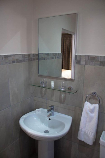 Bathroom 3, Cinnamon House Bed and Breakfast, City of Cape Town