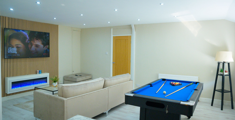 Others 2, Inviting 1-bed House in Bradford, Bradford