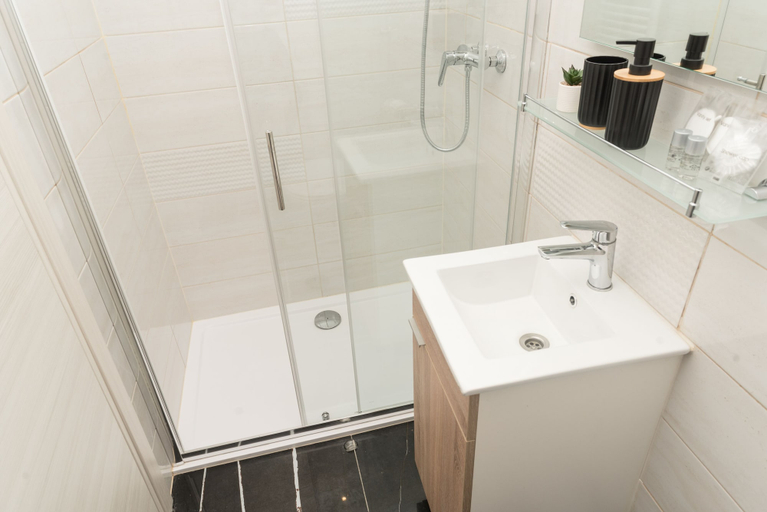 Bathroom 4, City Life Rijeka, Rijeka