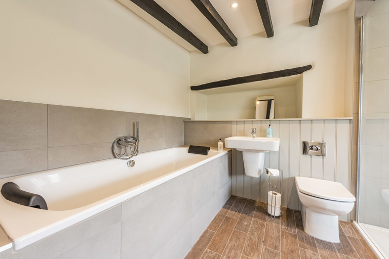 Bathroom 5, The Hopton Crown, Shropshire