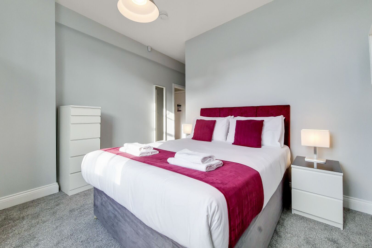 Bedroom 2, Roomspace Apartments - Brewers Lane, London