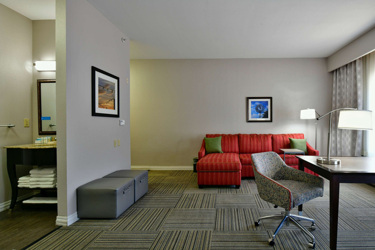 Others 5, Hampton Inn & Suites Fredericksburg, Gillespie