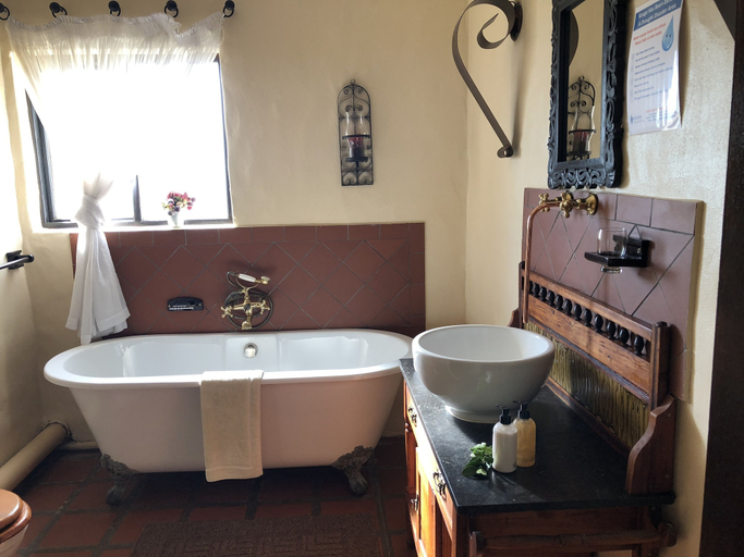 Bathroom 4, Dio Dell Amore Guest House, Cacadu