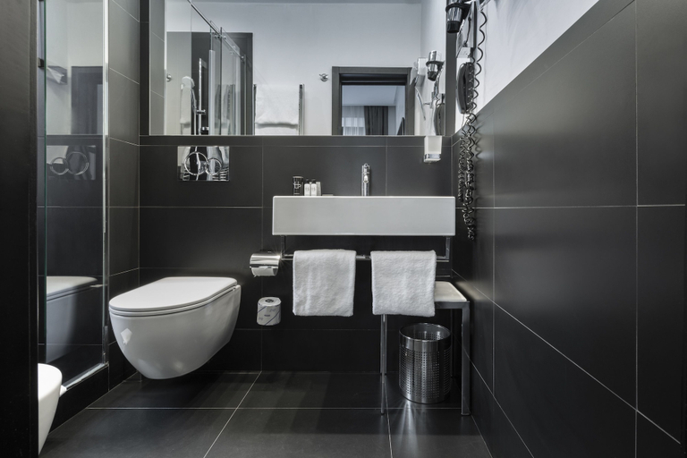 Bathroom 4, LHP Hotel Napoleon, Milano
