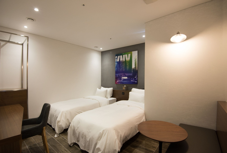 Bedroom 13