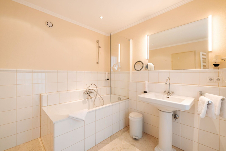 Bathroom 3, Geniesserhotel Hubertus, Sankt Johann im Pongau