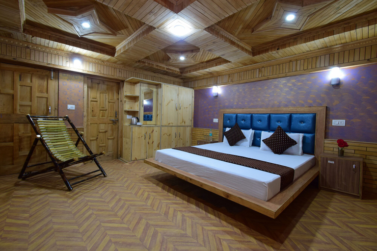 Bedroom 2, Cheog Chamber by Dumnu Homes, Shimla