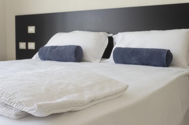 Bedroom 3, DE MARE WINE RESORT, Crotone