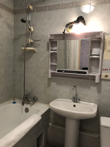Bathroom 3, Econom hotel Equator - Hostel, Vladivostok gorsovet