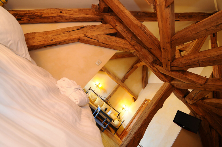 Bedroom 2, Hostellerie de la Tour d'Auxois, Côte-d'Or