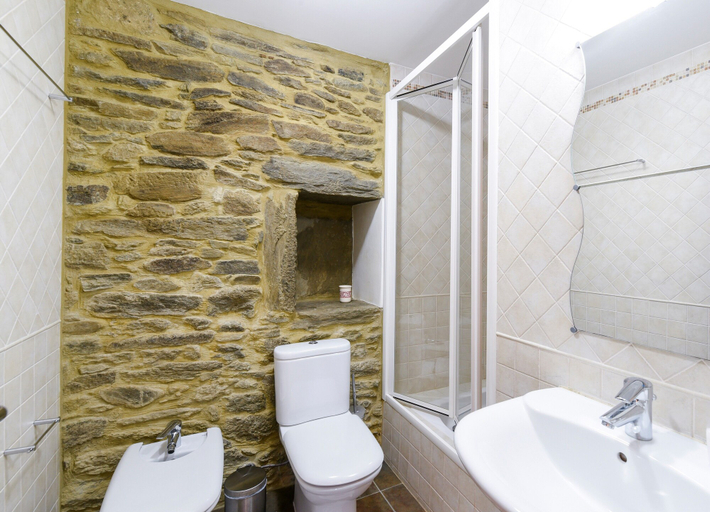 Bathroom 5, Sobreiros's Villa in Douro Valley, Mesão Frio